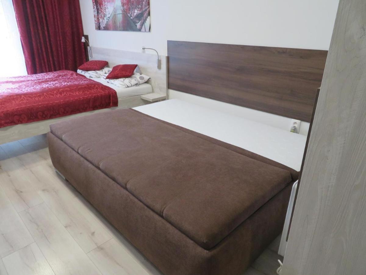 Podhájska Apartman Bohemia מראה חיצוני תמונה